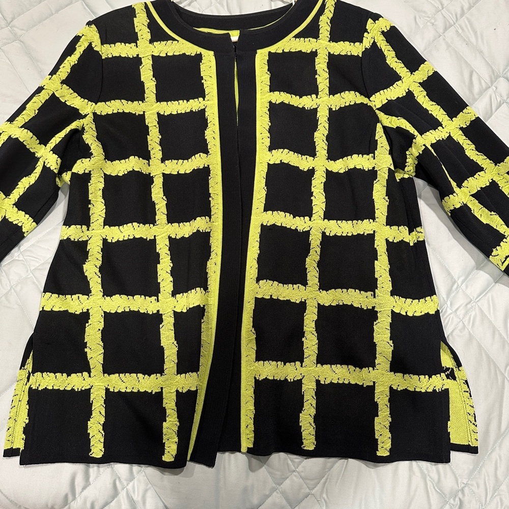 Ming Wang Lime and Black Knit Top